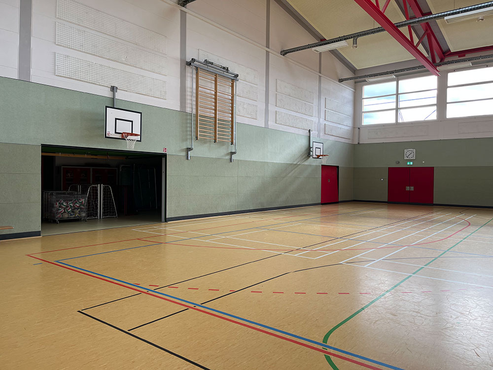 Zwei große Lagereingänge