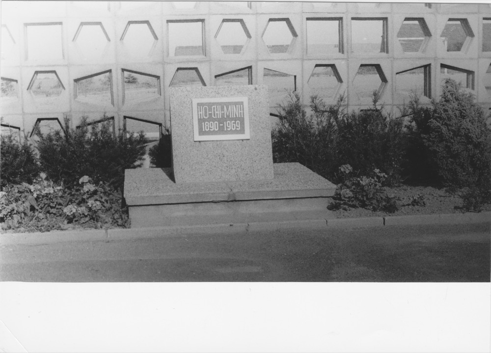 images/historischesSchulhaus/DDR-Zeit/sc0197%20Ho%20Chi%20Minh2%20Kopie.jpg#joomlaImage://local-images/historischesSchulhaus/DDR-Zeit/sc0197 Ho Chi Minh2 Kopie.jpg?width=1000&height=719