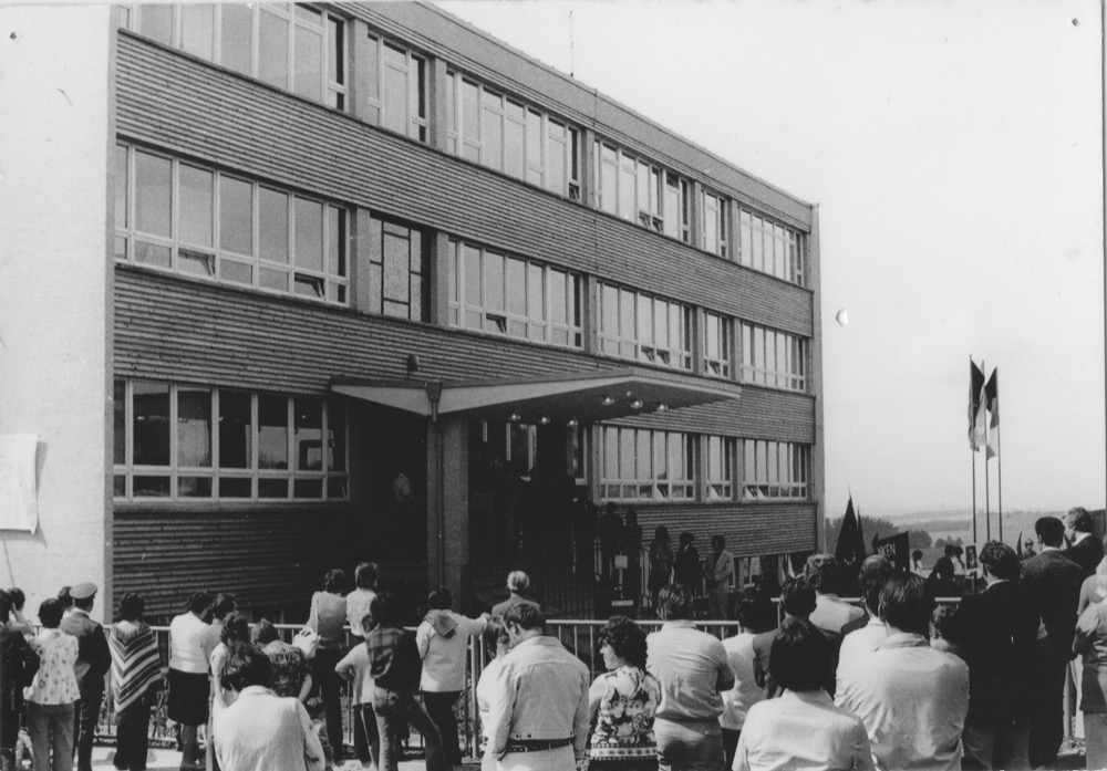 images/historischesSchulhaus/DDR-Zeit/sc0212%20Kopie.jpg#joomlaImage://local-images/historischesSchulhaus/DDR-Zeit/sc0212 Kopie.jpg?width=1000&height=697