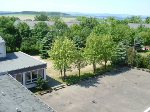 images/historischesSchulhaus/aussenanlagen%20vor%202011%202.jpg#joomlaImage://local-images/historischesSchulhaus/aussenanlagen vor 2011 2.jpg?width=512&height=384