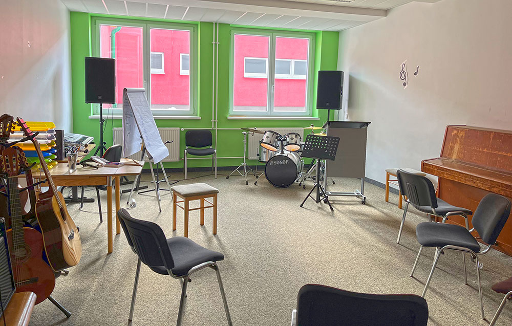 images/klassenzimmer/Bandraum.jpg#joomlaImage://local-images/klassenzimmer/Bandraum.jpg?width=1000&height=637