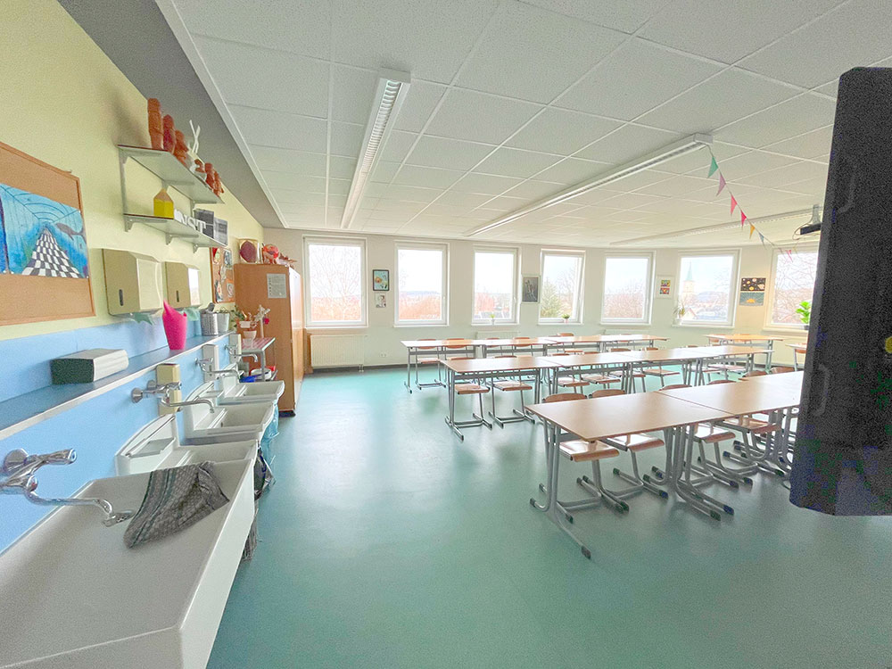 images/klassenzimmer/Kunst2.jpg#joomlaImage://local-images/klassenzimmer/Kunst2.jpg?width=1000&height=750