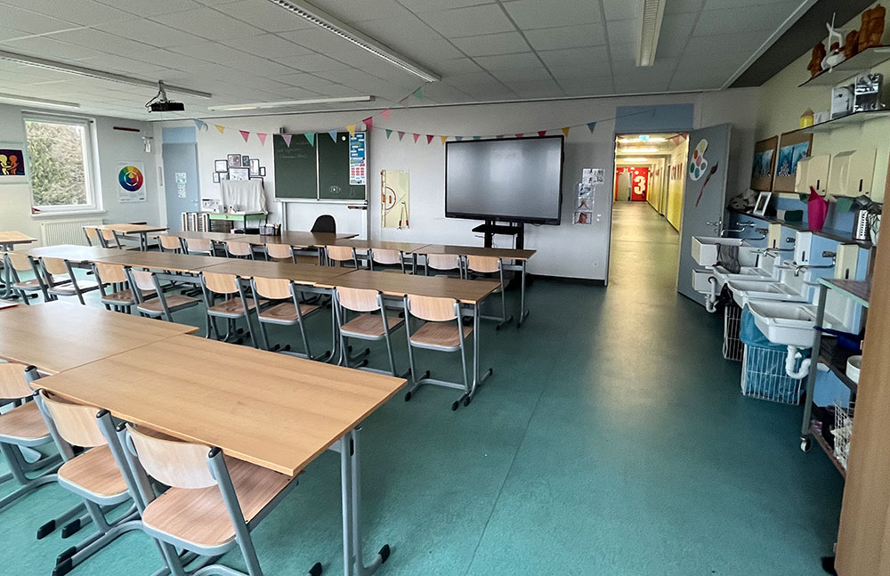 images/klassenzimmer/Kunst3.jpg#joomlaImage://local-images/klassenzimmer/Kunst3.jpg?width=1000&height=647